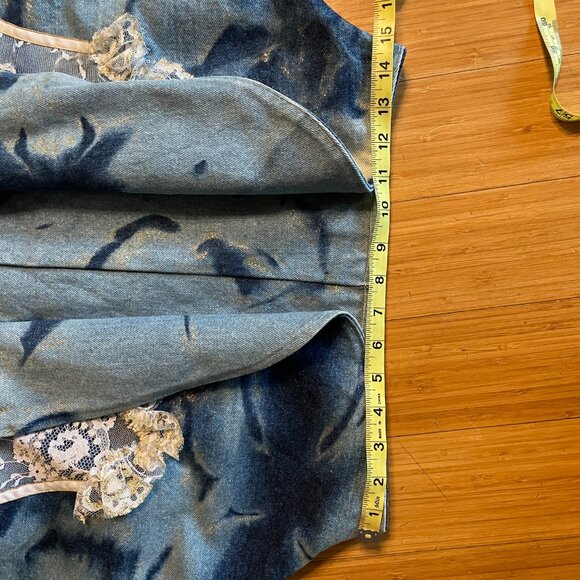 Vintage 80s Acid Wash Embellished Lace Batwing Denim Jacket | Size Large - Picture 15 of 16